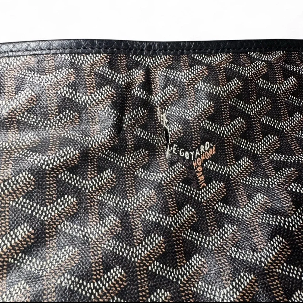 AUTHENTIC GOYARD HOBO BAG OPEN TO OFFERS - Picture 4 of 11